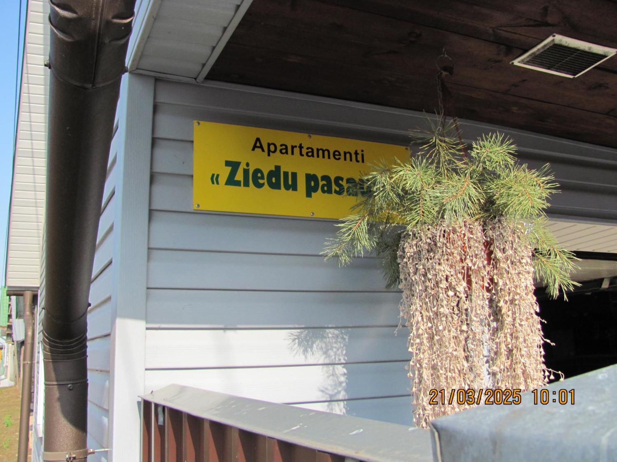 Ziedu Pasaule Lägenhet Krāslava Exteriör bild